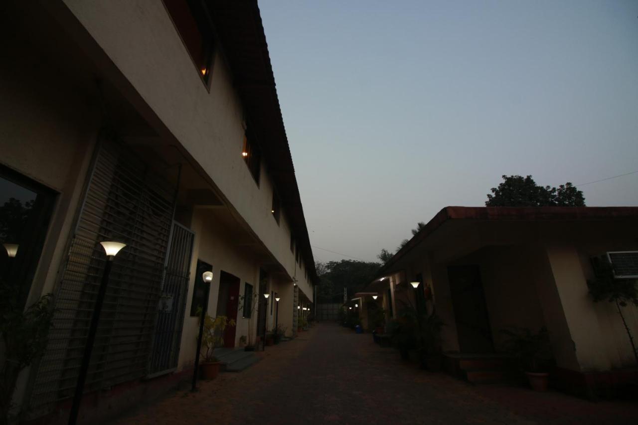 Hotel Nest Inn Residency Bhiwandi Buitenkant foto
