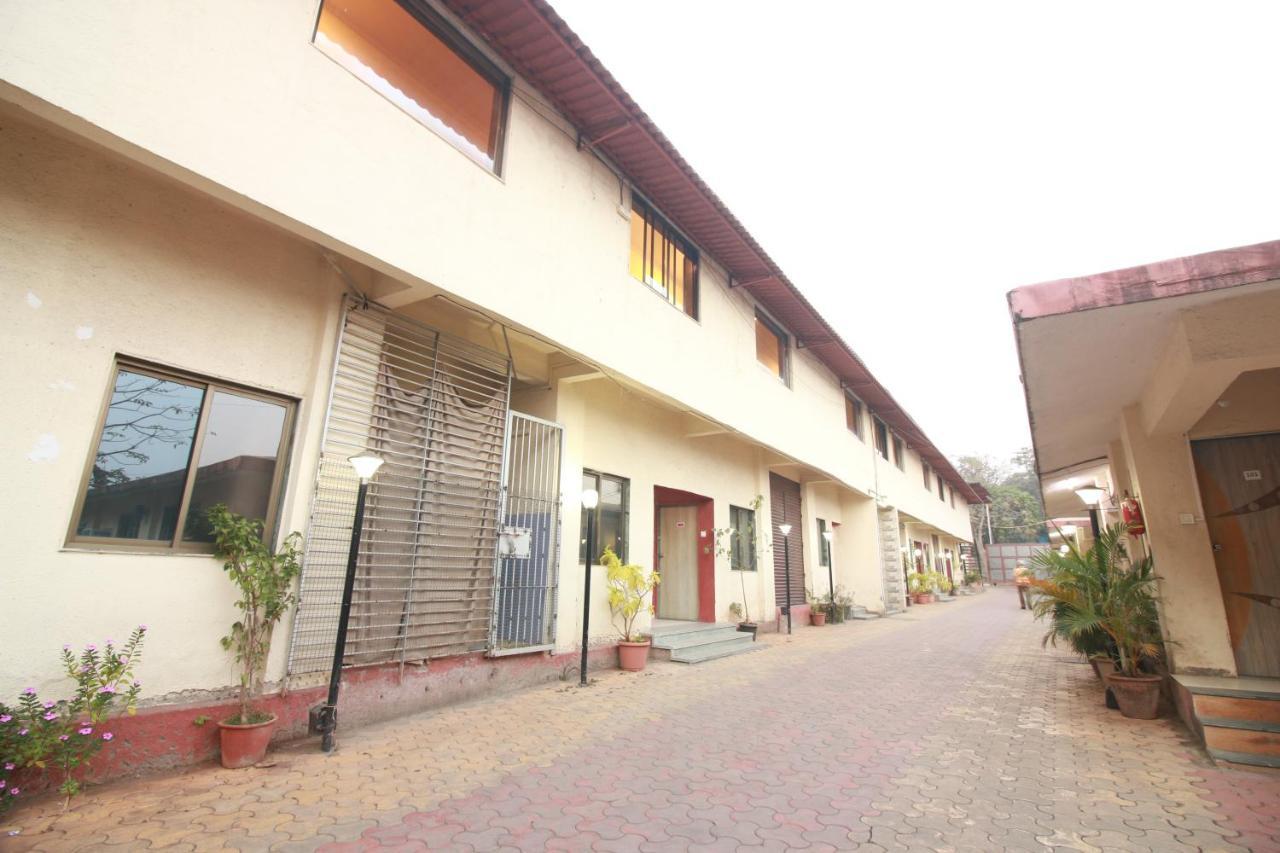 Hotel Nest Inn Residency Bhiwandi Buitenkant foto