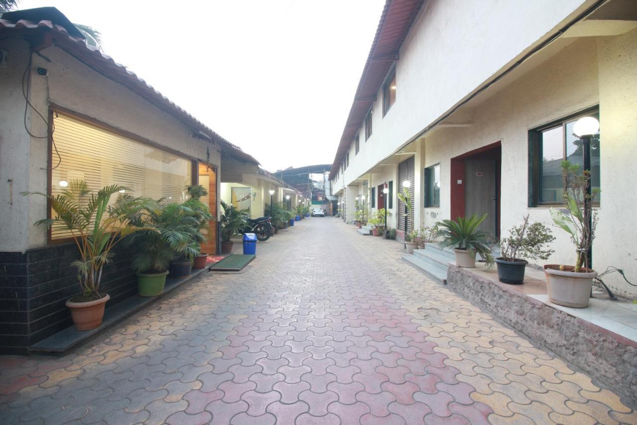 Hotel Nest Inn Residency Bhiwandi Buitenkant foto