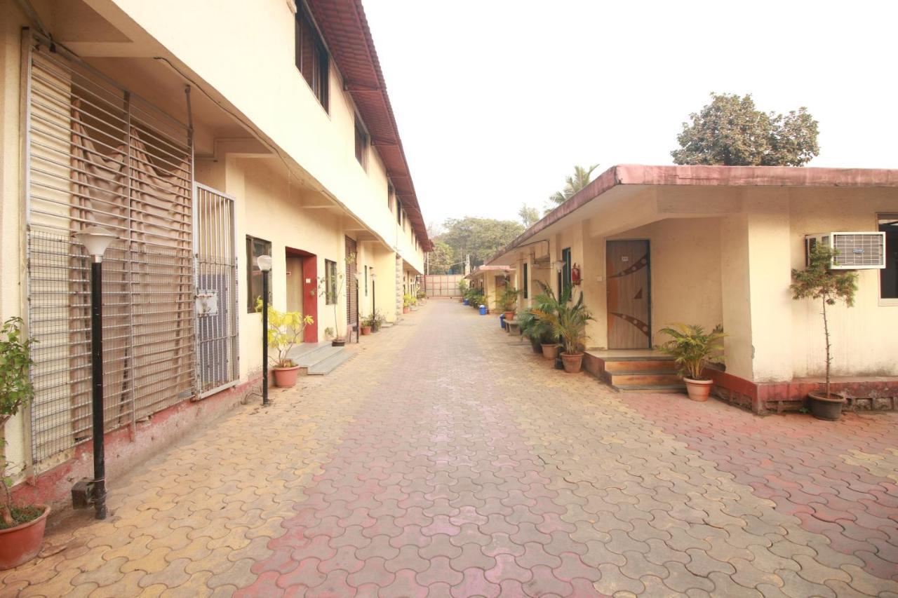 Hotel Nest Inn Residency Bhiwandi Buitenkant foto