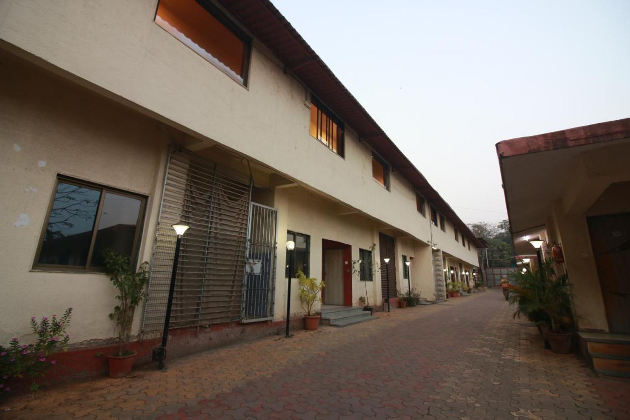 Hotel Nest Inn Residency Bhiwandi Buitenkant foto