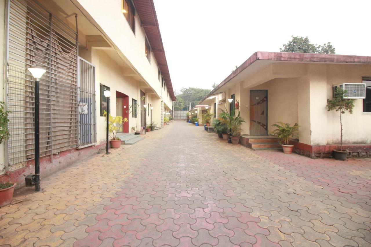 Hotel Nest Inn Residency Bhiwandi Buitenkant foto